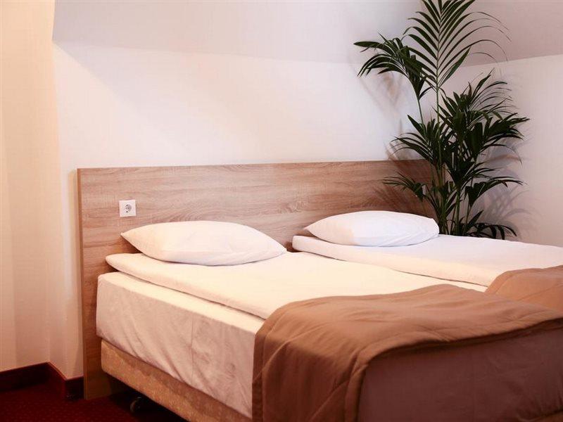 Hotel Apollonia Braszów Zewnętrze zdjęcie