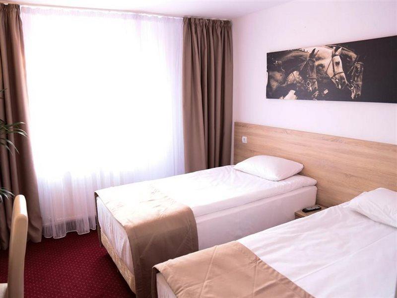 Hotel Apollonia Braszów Zewnętrze zdjęcie