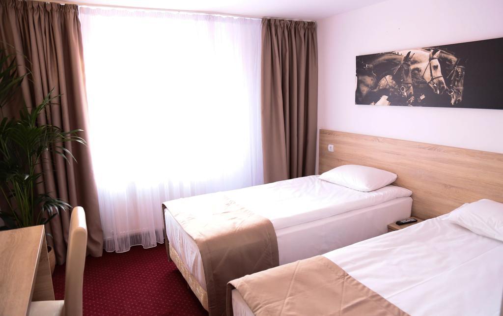 Hotel Apollonia Braszów Zewnętrze zdjęcie