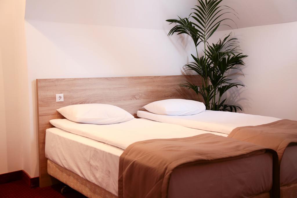 Hotel Apollonia Braszów Zewnętrze zdjęcie