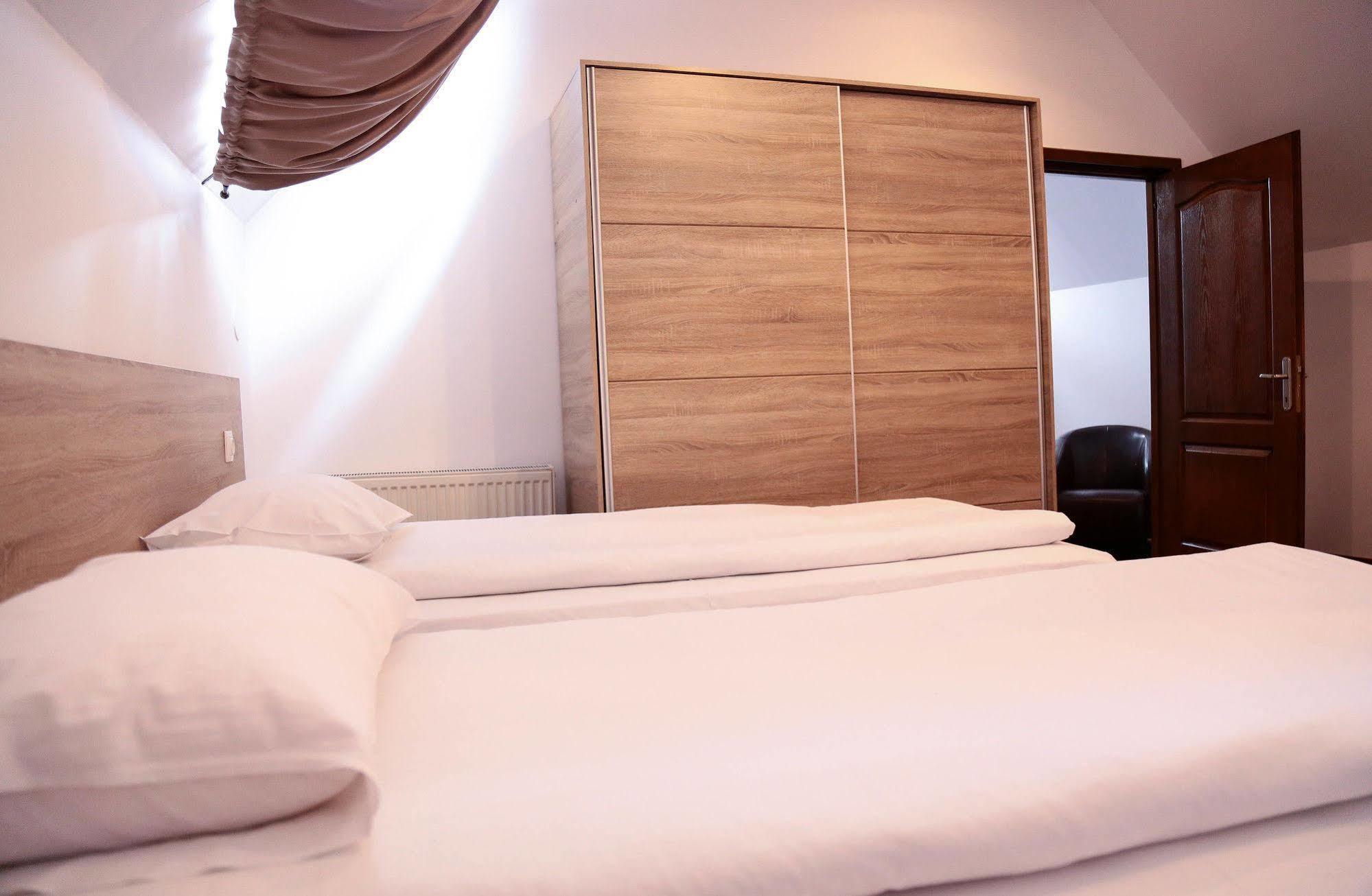 Hotel Apollonia Braszów Zewnętrze zdjęcie