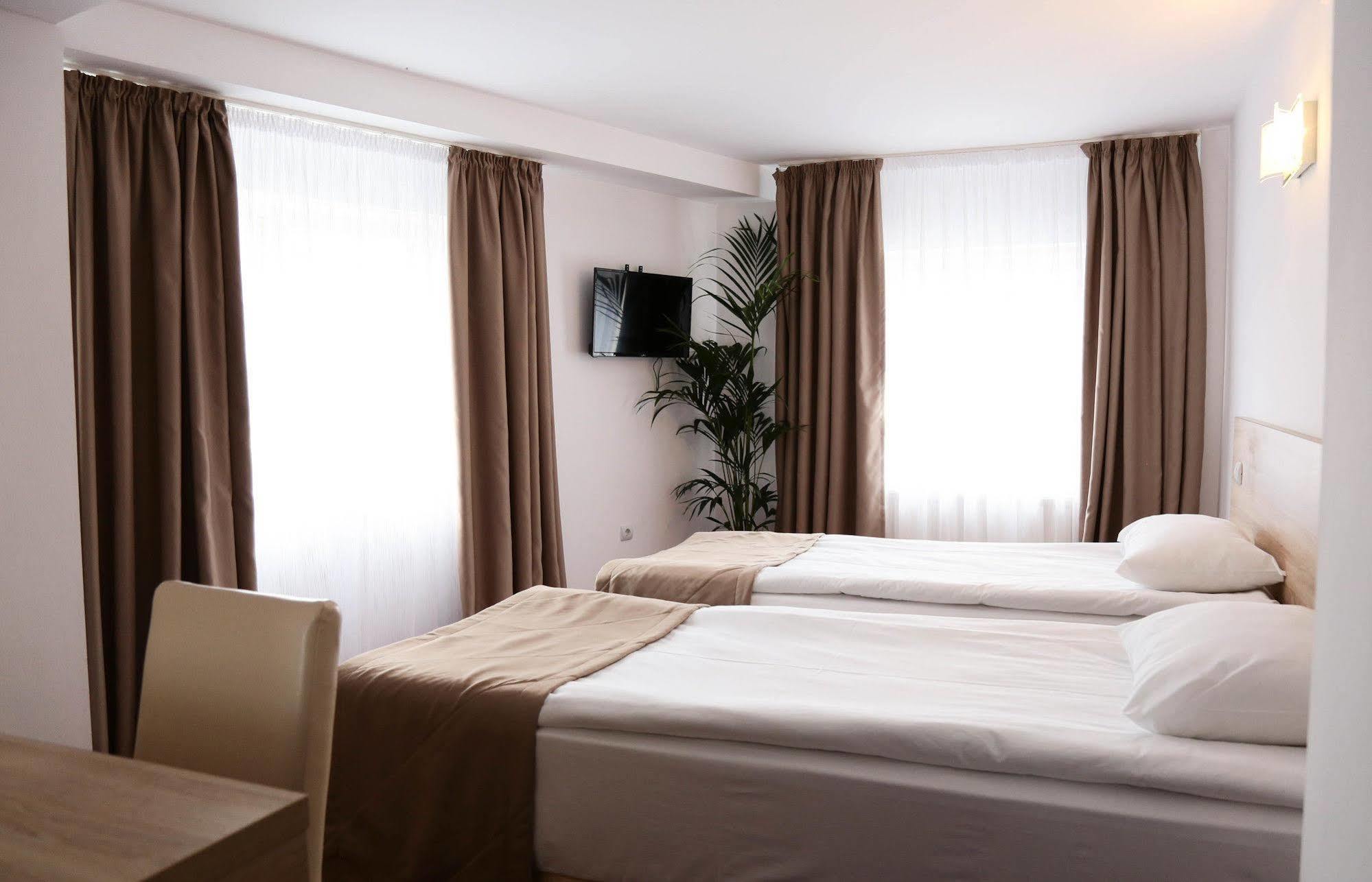 Hotel Apollonia Braszów Zewnętrze zdjęcie